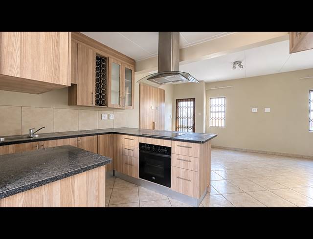3 BEDROOM TOWNHOUSE FOR SALE IN ALBERTSDAL
